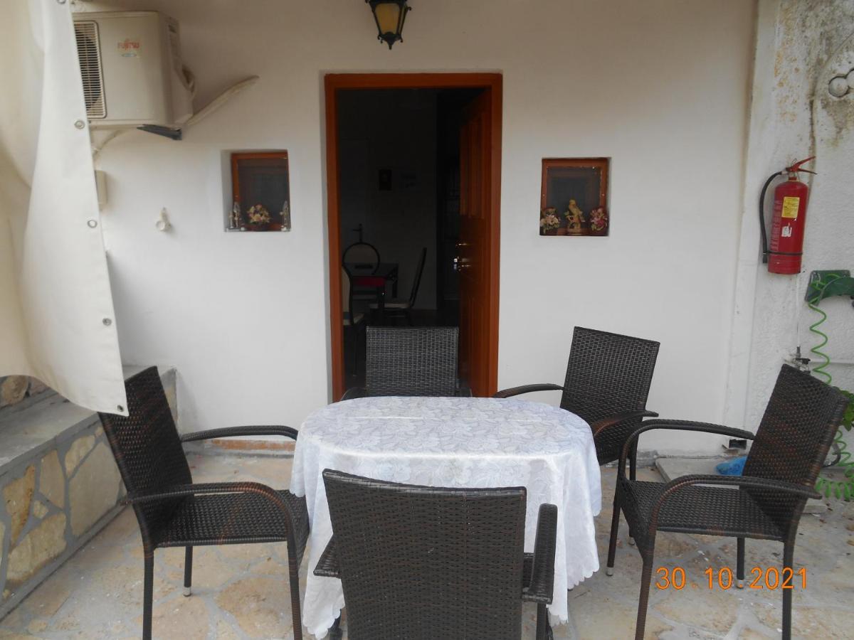 Melios Rooms Petalídhion Екстериор снимка