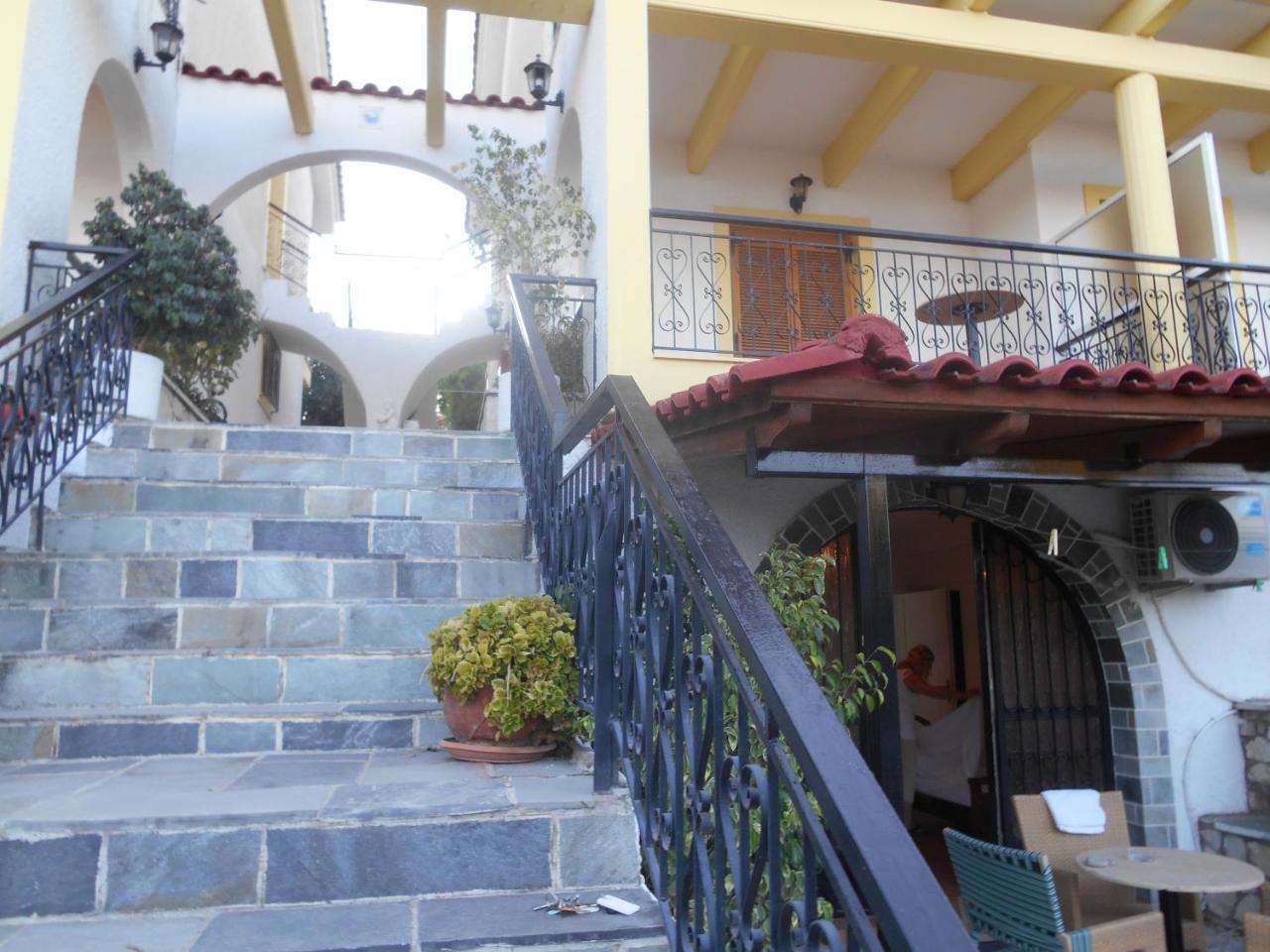 Melios Rooms Petalídhion Екстериор снимка