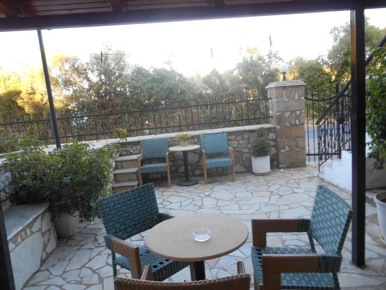Melios Rooms Petalídhion Екстериор снимка